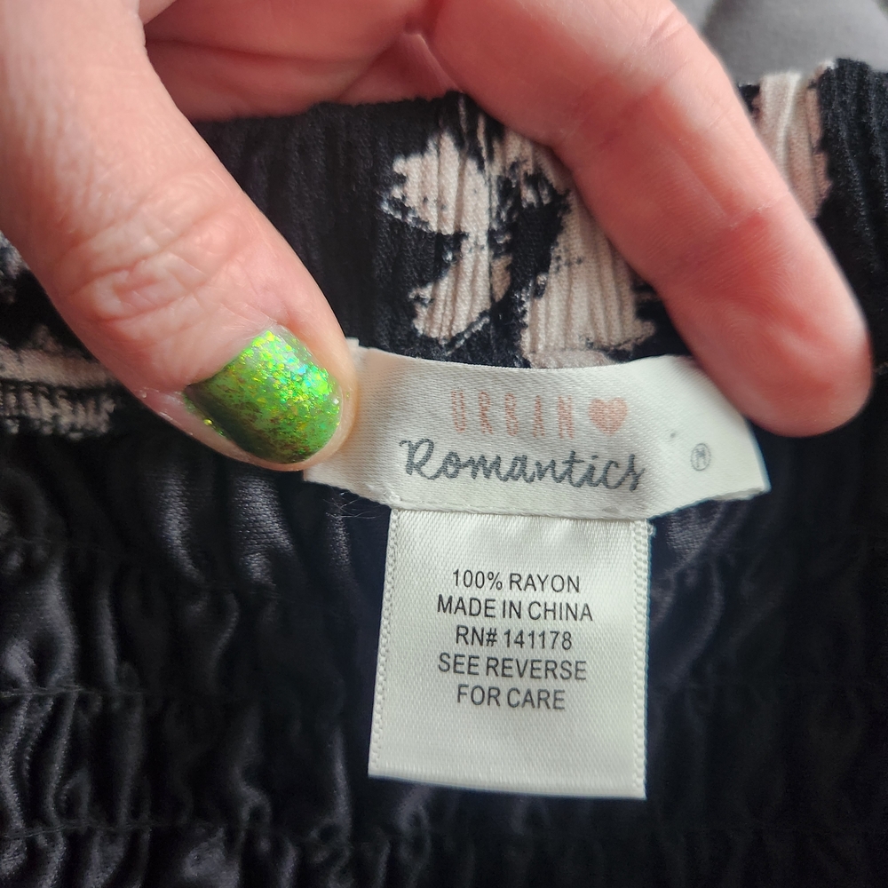 Urban Romantics Skort-Size Medium - Picture 2 of 6